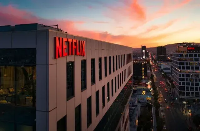 Netflix 正考虑推出有广免费订阅。终于走到了这一步。