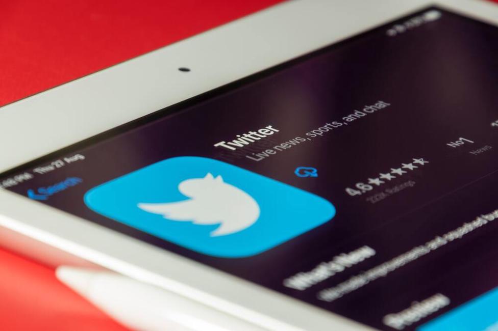 Twitter cobra por segurança, Apple quer mais anúncios, arte feita por IA não pode ter direitos autorais e mais. Resumo AdGuard