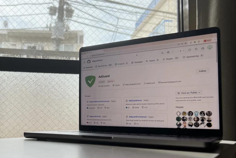 Transparência e atenção ao usuário: o papel do GitHub no AdGuard